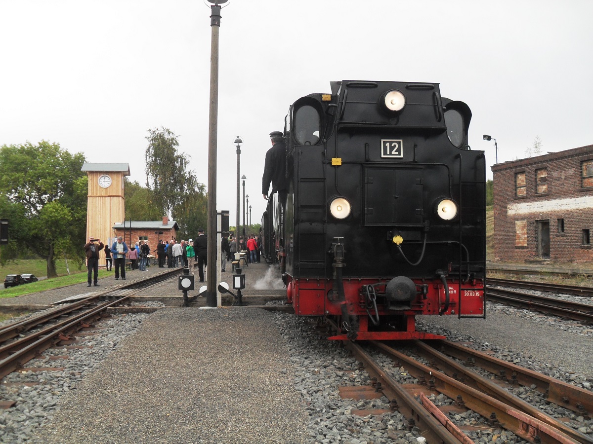 Lok 12 (99 787 der SOEG) am 30.09.2016 nach Ankunft in Hettstedt Kupferkammerh�tte.
