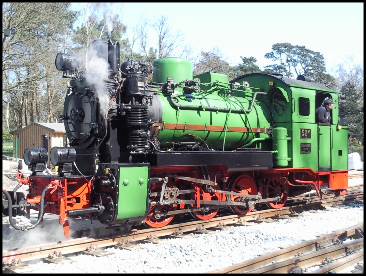 Lok 52 Mh(99 4632) des Rasenden Rolands zur Ostersonderfahrt in G�hren am 06.04.2012  