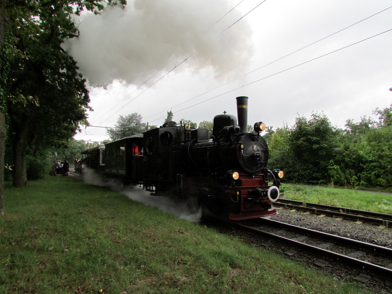 Lok 7 bei der Ausfahrt aus Darmstadt Waldfriedhof am 08.Sept.2013