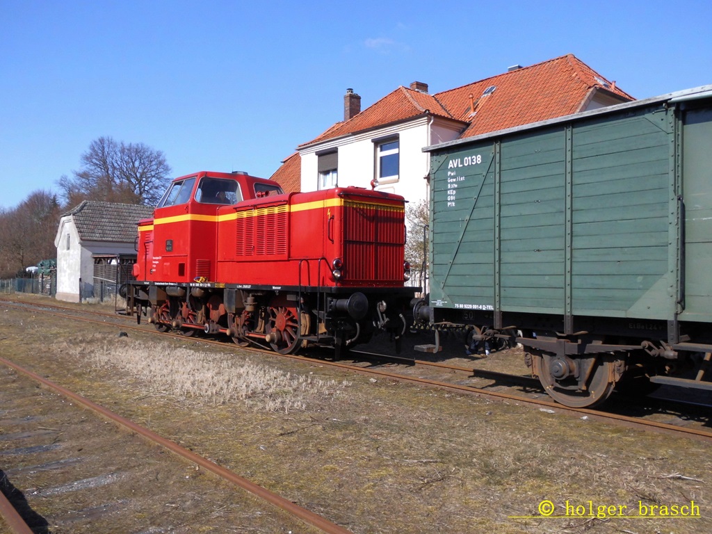 lok 8109 der AVL war bei rangierarbeiten am 01.04.13 beim bhf bleckede