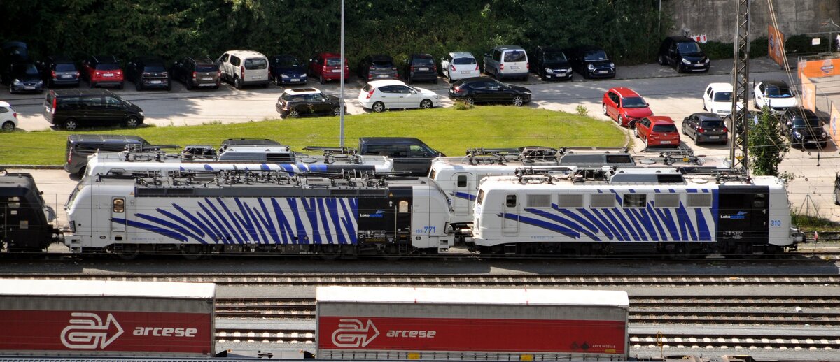 Lokomotiven Ecke mit 91 80 6 193 771-3 D-LM und 91 80 6 139 310-7 D-LM und 139 535-7 und 139 von der Festung Kufstein aus gesehen im Bahnhof Kufstein am 12.08.2022.