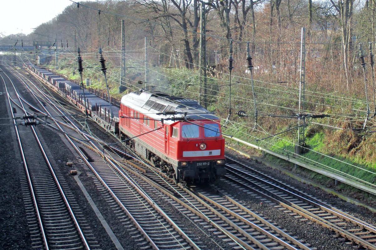 Ludmilla 232 117 passiert Duisburg-Lotharstrasse am 28 Dezember 2017.