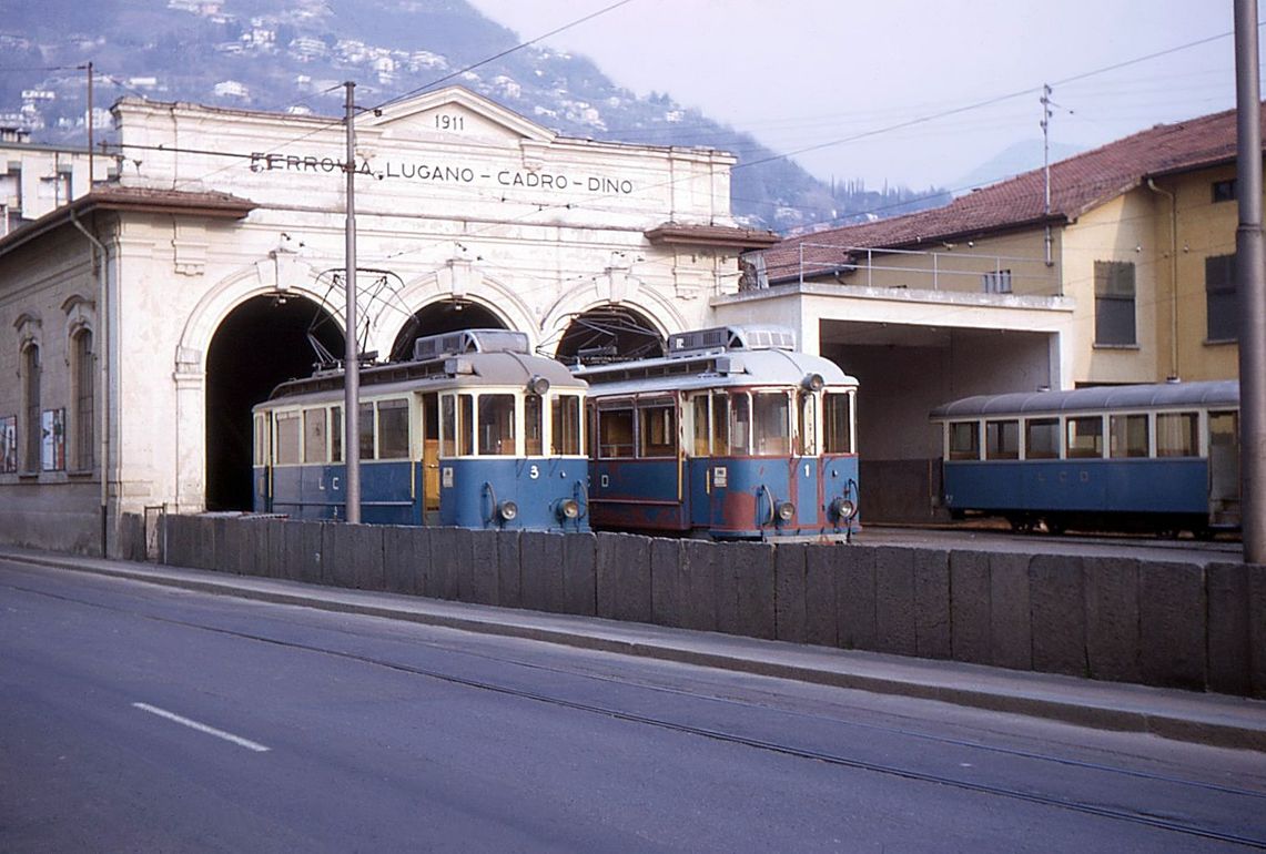 Lugano-Cadro-Dino: Die Be2/3 3 und 1 und der Wagen B2 31, La Santa, 4.4.1966. 