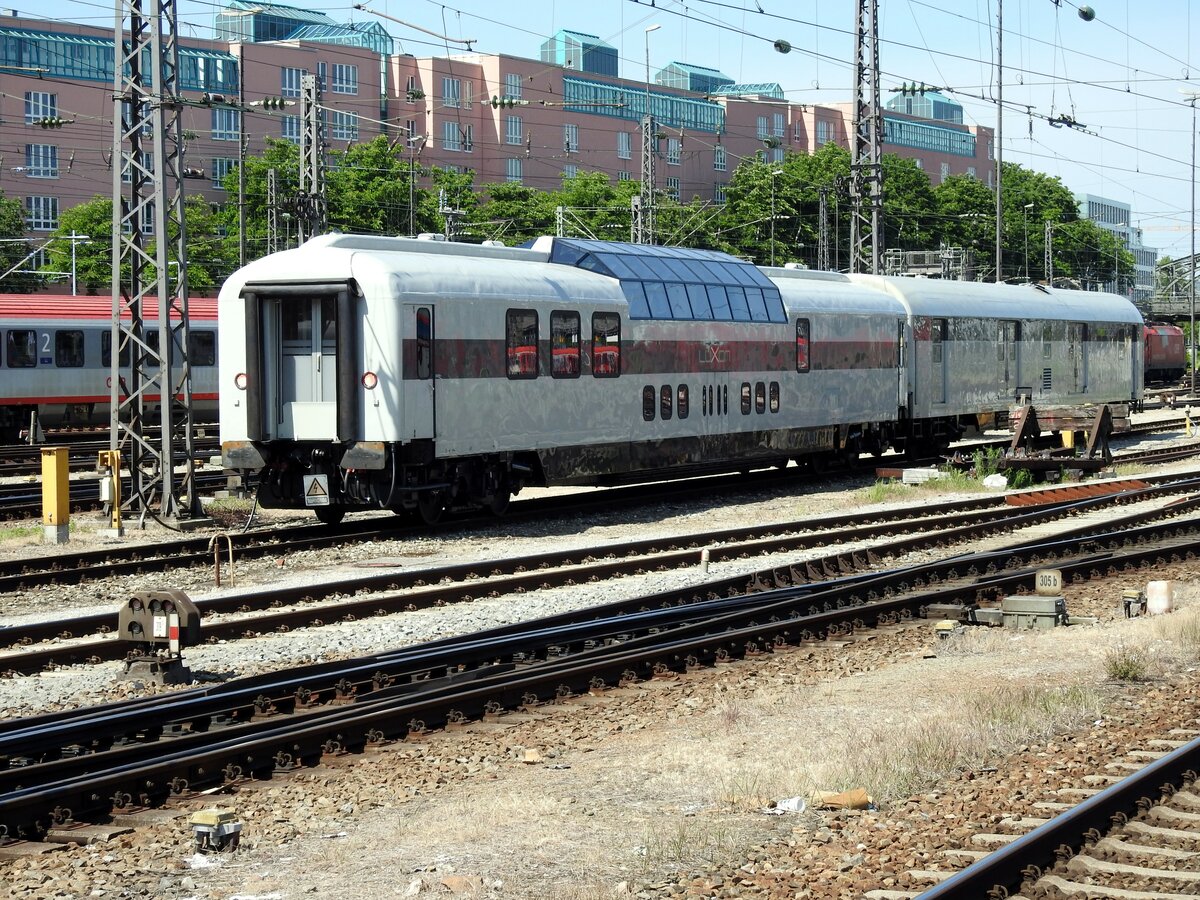 Luxon Rail Adventure Domcarwagen 10553 SRmz 61 85 8990 003-3 in München am 09.06.2019.