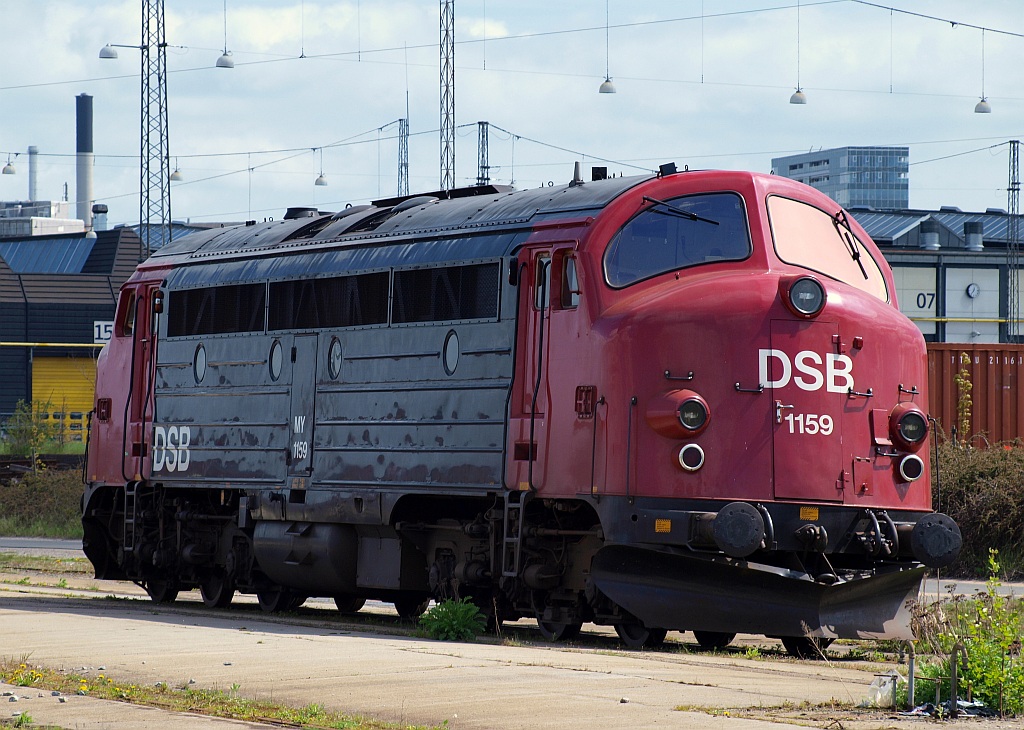 m Jahre 2010 war es noch möglich im Gbf Aarhus zu fotografieren heute ist dort alles abgesperrt und gesichert wegen der IC 4 Züge(AnsaldoBreda)die dort abgestellt sind. Deswegen zeige ich nochmal ein überarbeitetes Portrait der Litra MY 1159 die am 17.05.2010 zu Gast in Aarhus war.