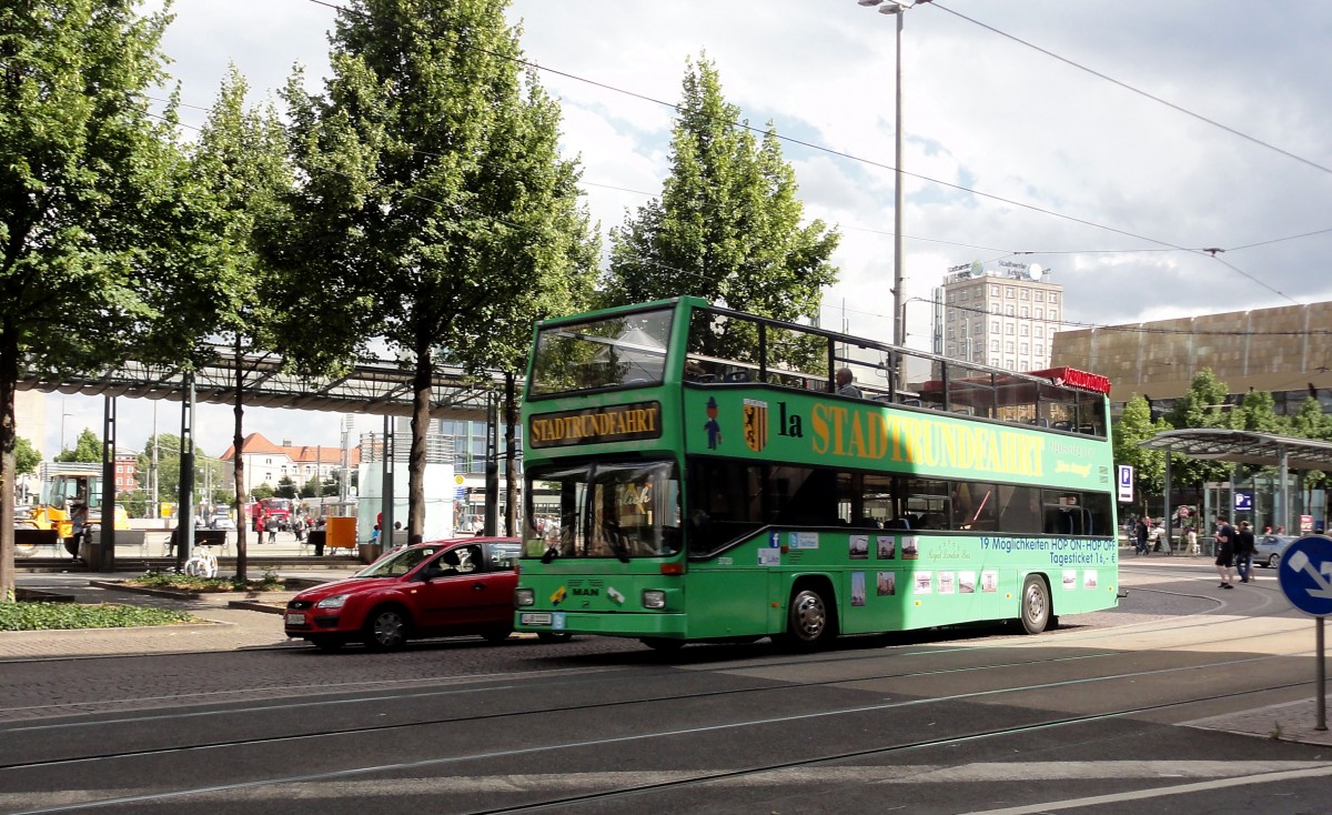 MAN Bus fr die Stadtrundfahrten in Leipzig beim Hauptbahnhof am 29.Juli 2015 gesehen.