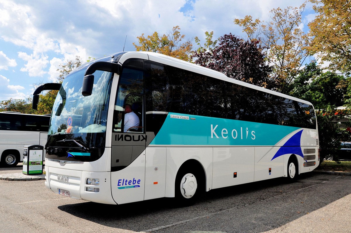 MAN Lions Coach Euro6 von Eltebe Keolis Group aus Belgien am 21.7.2015 in Krems.
Liebe Gre an den freundlichen Fahrer und  Danke  fr die Fotogenehmigung des Innenraumes.