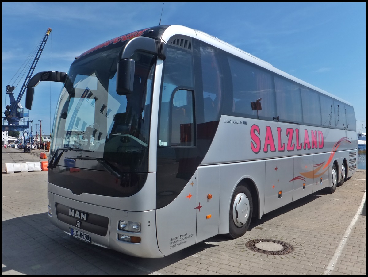 MAN Lion's Coach von Haubold Reisen aus Deutschland im Stadthafen Sassnitz.