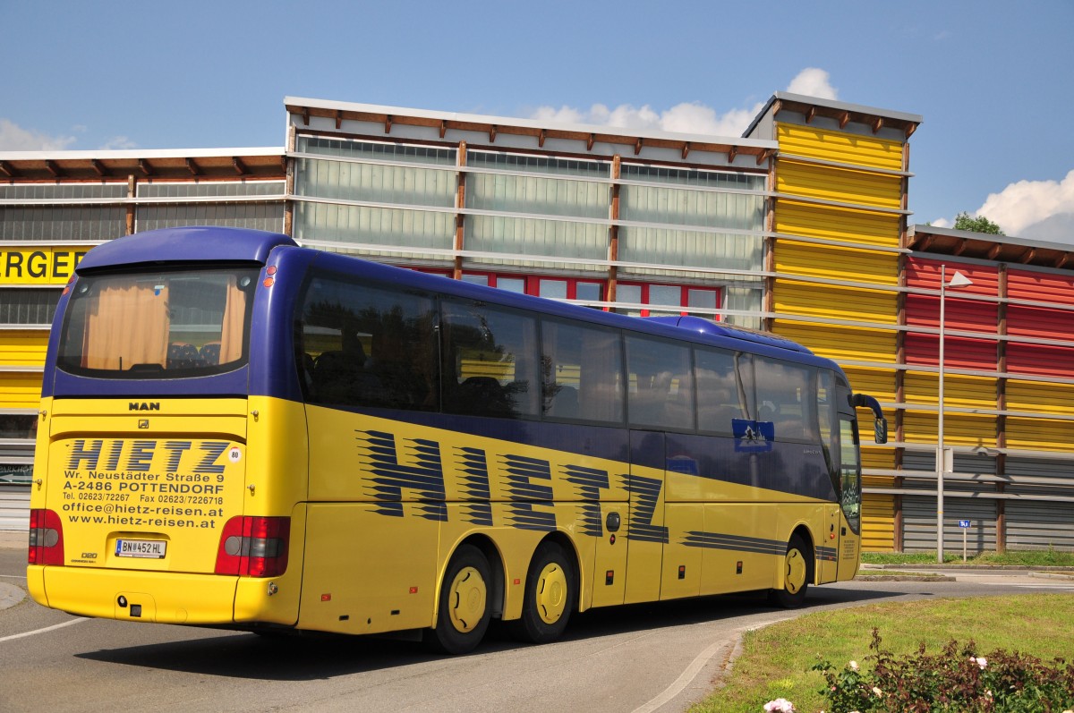 MAN Lions Coach von Hietz Reisen aus sterreich am 22.August 2014 in Krems.