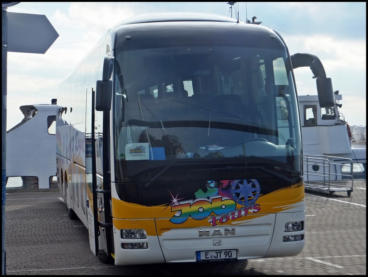 MAN Lion's Coach von JobTours aus Deutschland im Stadthafen Sassnitz.