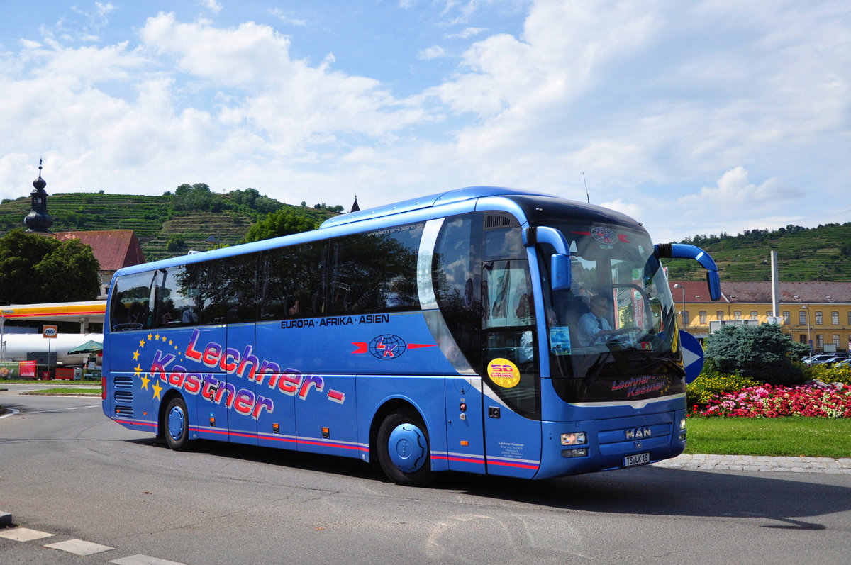 MAN Lion`s Coach von Lechner-Kastner aus der BRD in Krems unterwegs.