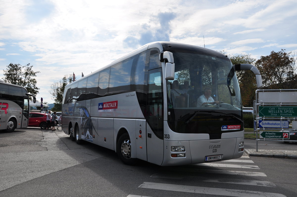 MAN Lions Coach von  Mrztaler  Reisen aus sterreich in Krems gesehen.