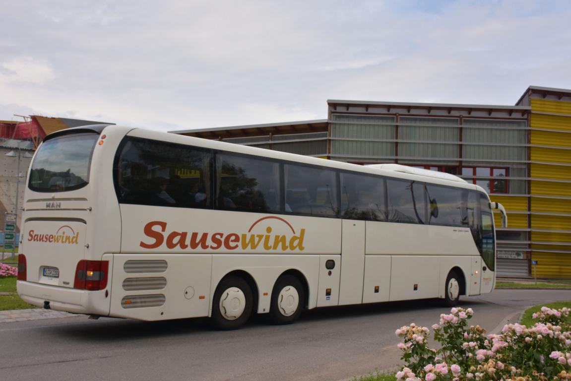 MAN Lion`s Coach von Sausewind Reisen aus der BRD 2018 in Krems unterwegs.