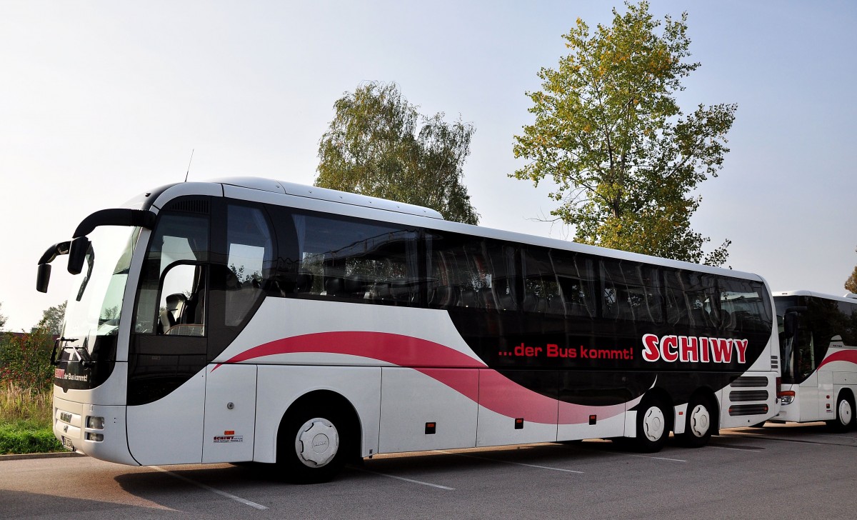 MAN Lions Coach von Schiwy Reisen aus der BRD am 7.10.2014 in Krems.