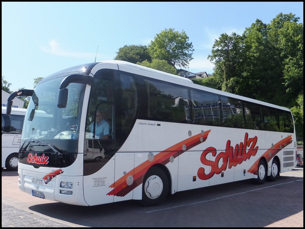 MAN Lion's Coach von Schulz aus Deutschland im Stadthafen Sassnitz.