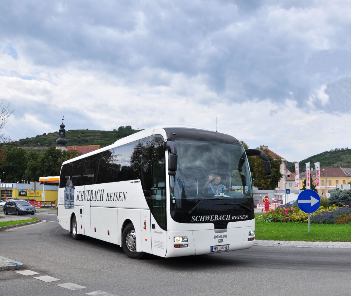 MAN LIONS Coach von Schwebach Reisen aus Frankenmarkt in Obersterreich am 29.August 2014 in Krems gesehen.Gru an den netten Fahrer!