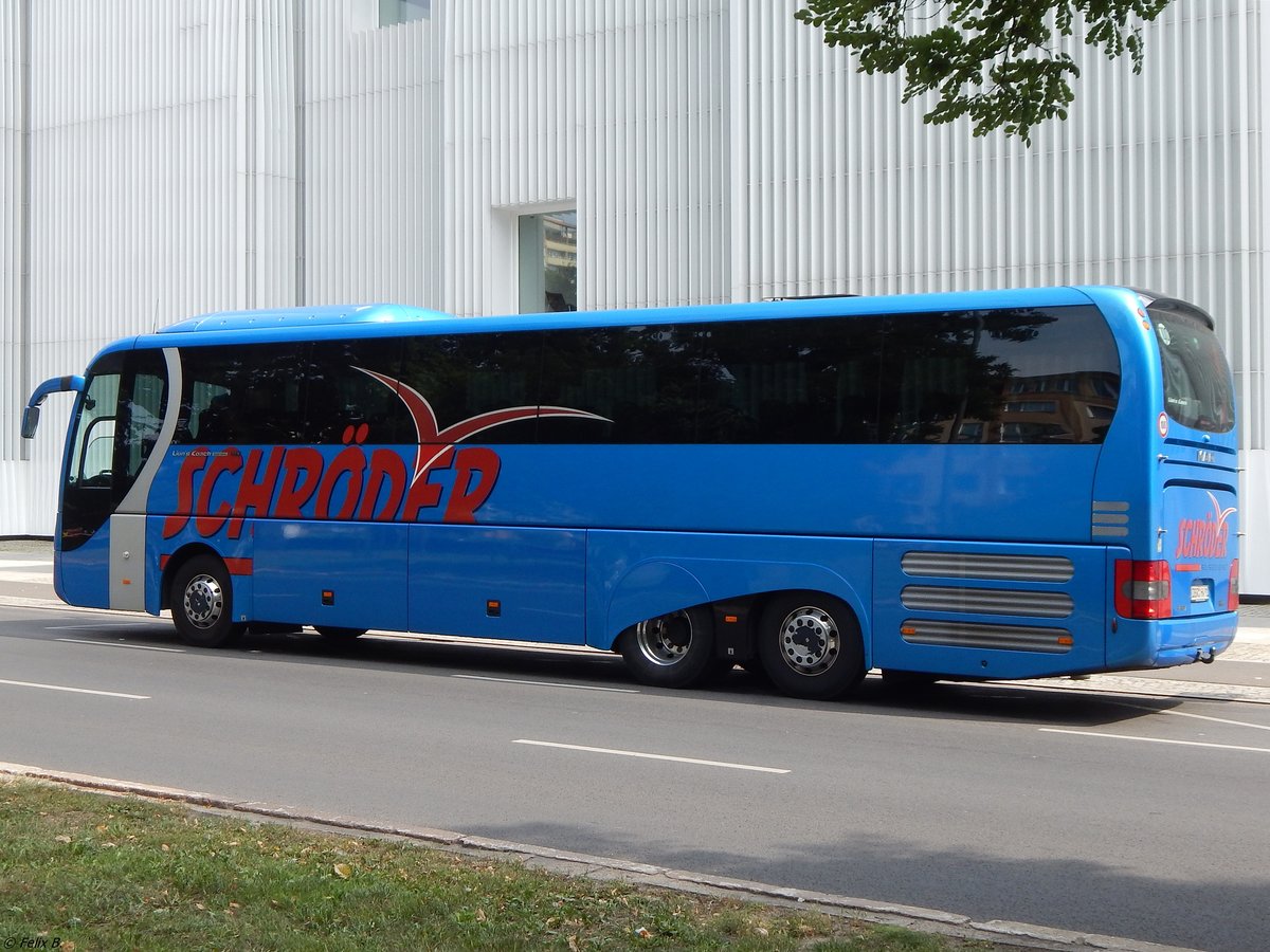 MAN Lion's Coach Supreme von Reisedienst Schröder aus Deutschland in Stettin.