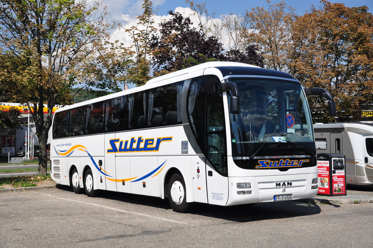 MAN Lions Coach von SUTTER Reisen aus der BRD in Krems gesehen.