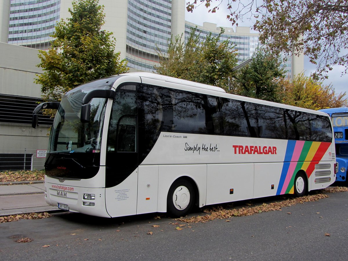 MAN Lion`s Coach von Trafalgar Reisen aus der CZ in Wien gesehen.