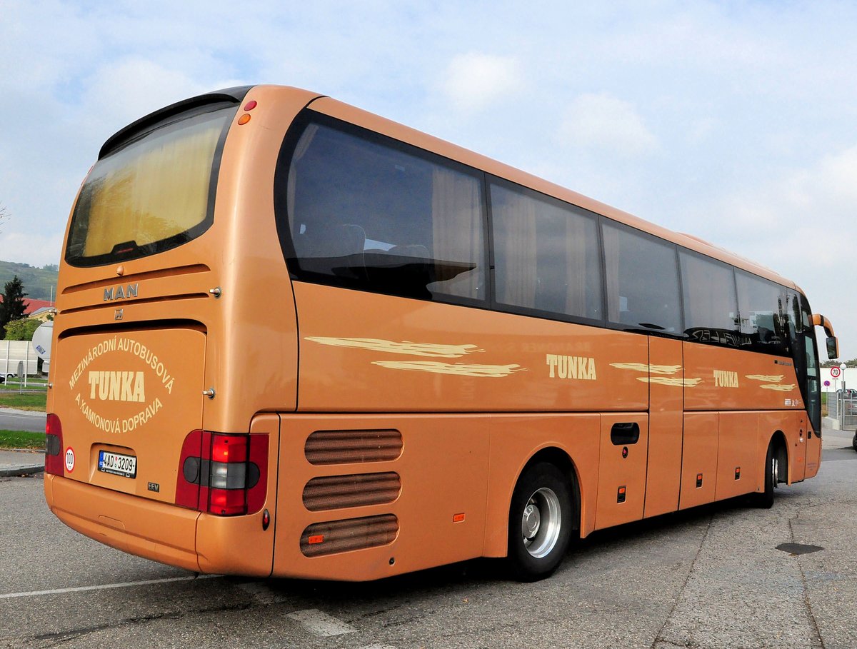 MAN Lions Coach von Tunka Reisen aus der CZ in Krems gesehen.