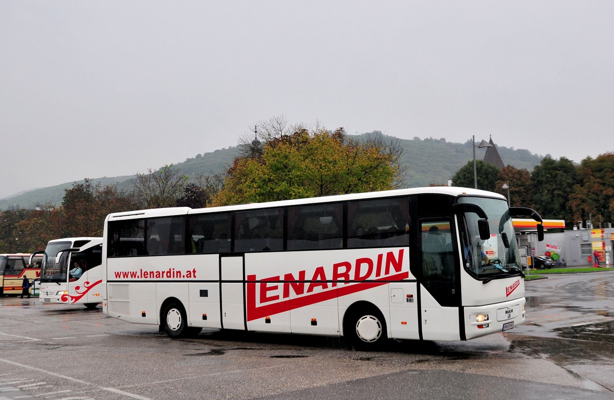 MAN Lions Star von Lenardin aus Niedersterreich am 11.9.2015 in Krems gesehen.