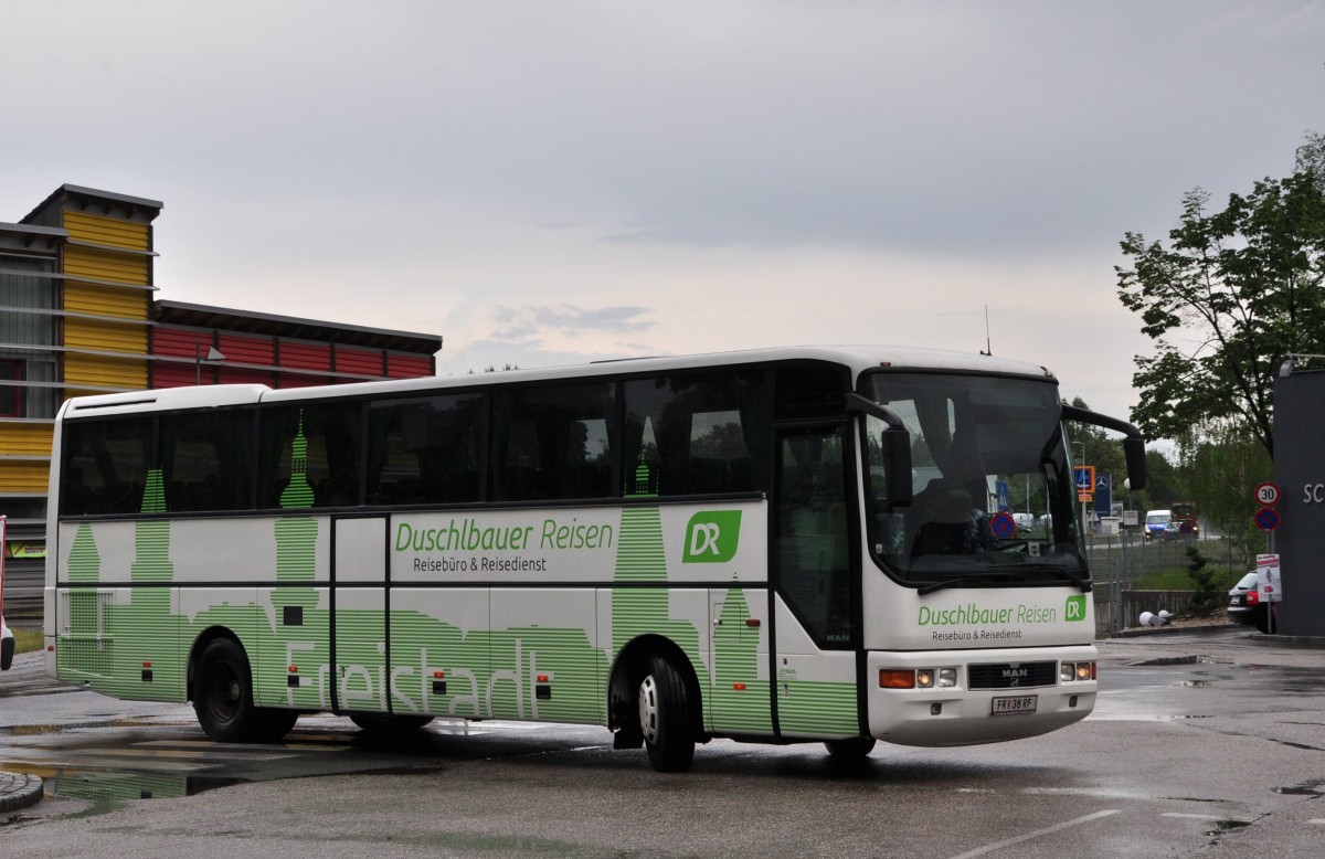 MAN Lions Star vom Reisebro Duschelbauer aus sterreich am 13.5.2014 in Krems unterwegs.