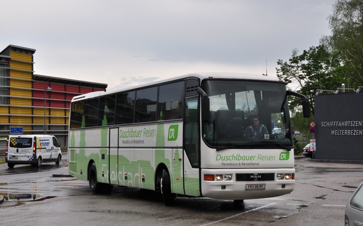 MAN Lions Star vom Reisebro Duschelbauer aus sterreich am 13.5.2014 in Krems unterwegs.