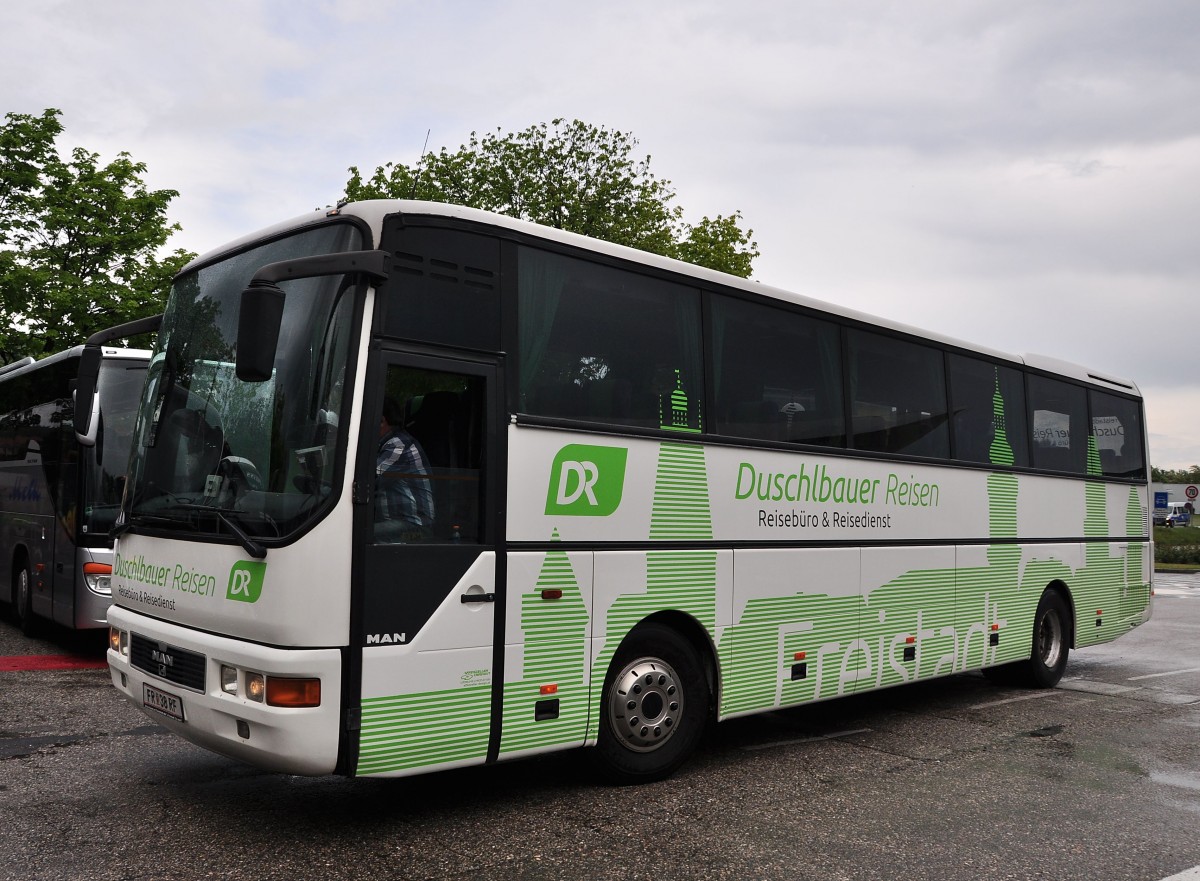 MAN Lions Star vom Reisebro Duschelbauer aus sterreich am 13.5.2014 in Krems unterwegs.