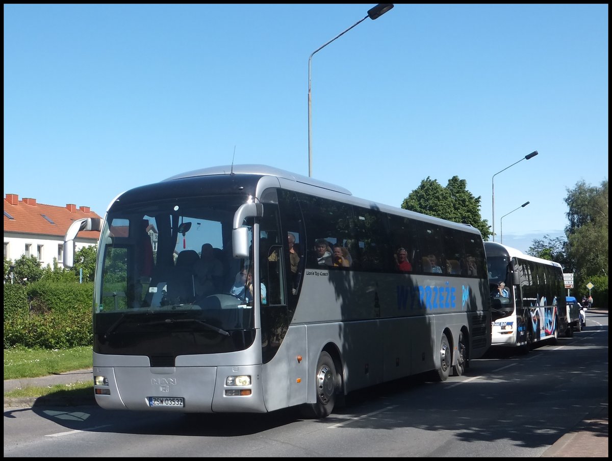 MAN Lion's Top Coach von Wybrzeze aus Polen in Sassnitz.