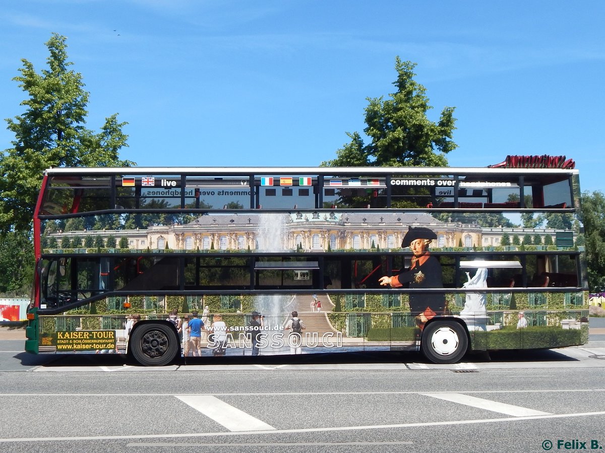 MAN SD 202 von Kaiser-Tour aus Deutschland in Potsdam. 