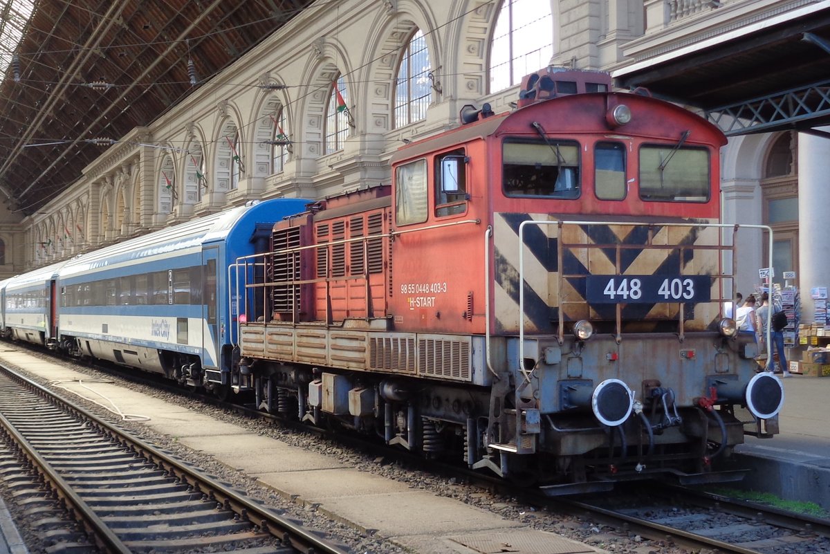 MAV 448 403 rangiert am 11 Mai 2018 in Budapest-Keleti. 