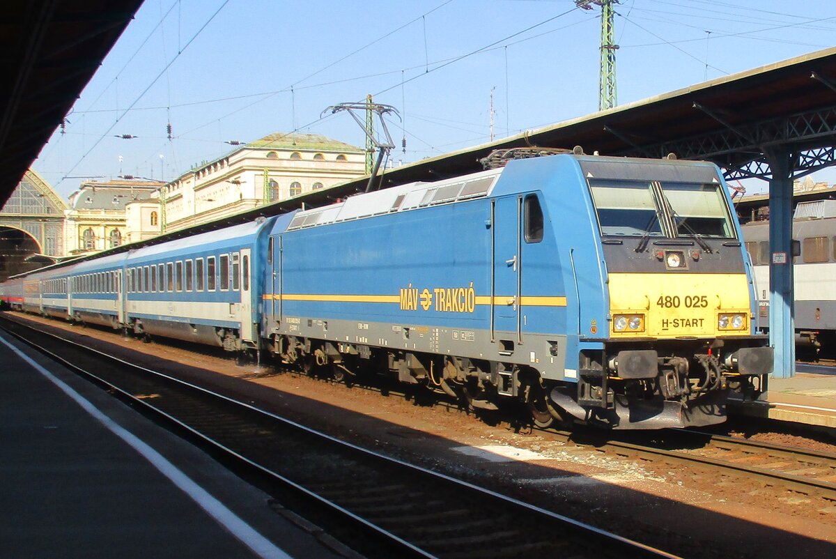 MAV 480 025 steht am 11 September 2018 in Budapest Keleti.