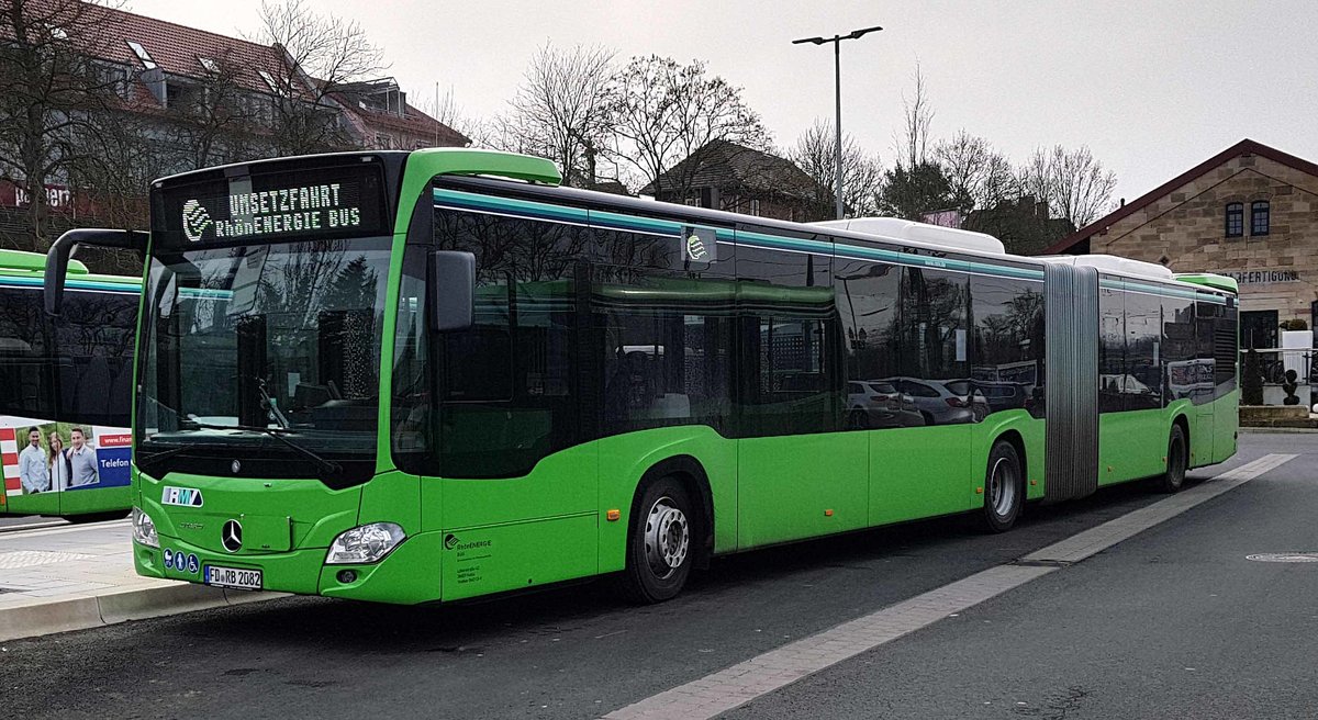 =MB Citaro (2082) von RhoenEnergie steht im Mrz 2021 auf dem Busplatz in Hnfeld