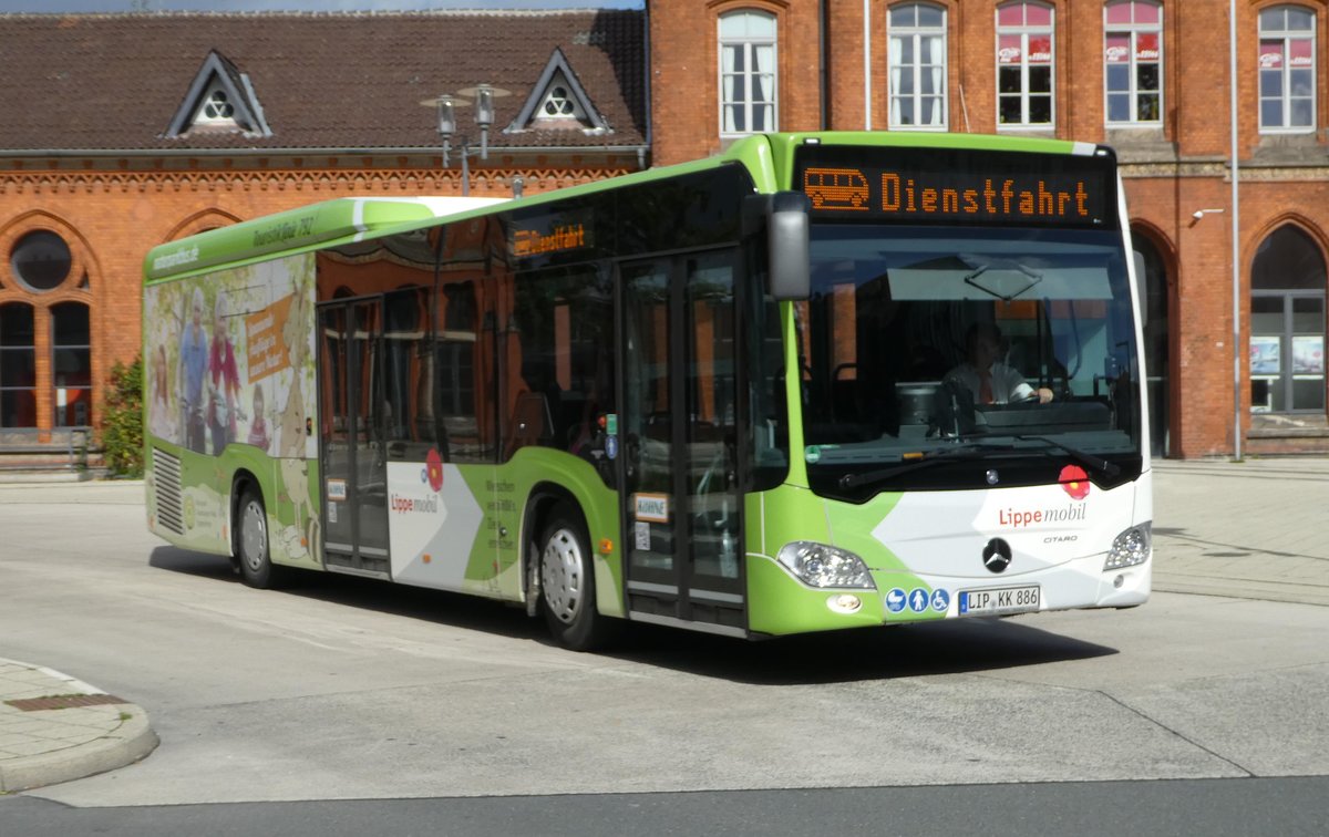 MB Citaro von Lippemobil startet seine Tour am Bahnhof von Detmold, 09-2019