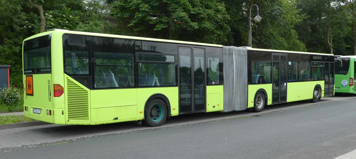 =MB Citaro der RhnEnergie steht im Juni 2019 am Bahnhof in Hnfeld