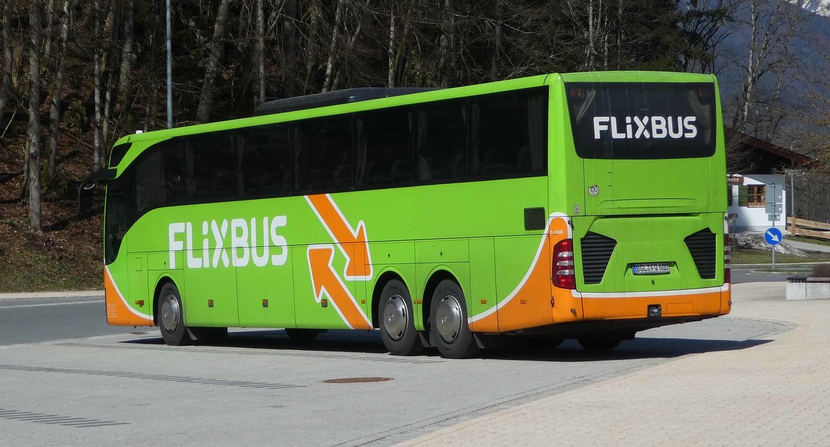 MB des Busunternehmens BLAGUSS steht als FlixBus auf dem Parkplatz Knigsee im April 2019