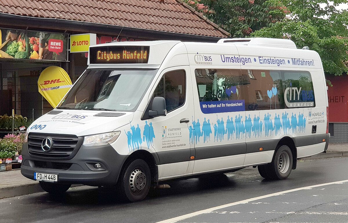 MB Sprinter als Citybus unterwegs in Hnfeld, Mai 2022