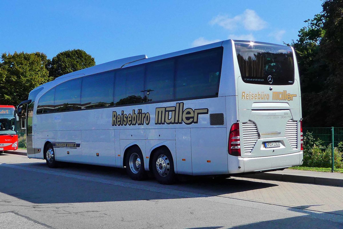 MB Travego Euro 6 vom Reisebro MLLER steht auf dem Busplatz von Burg/Fehmarn im September 2018