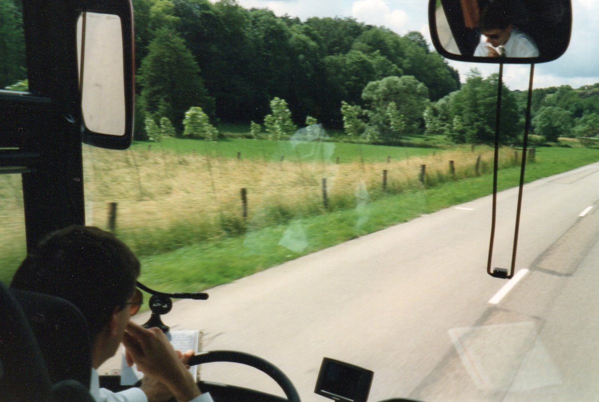 (MD017) - Aus dem Archiv: Marti, Kallnach - Nr. 8/NE 98'718 - Setra im Juni 1997 in Frankreich