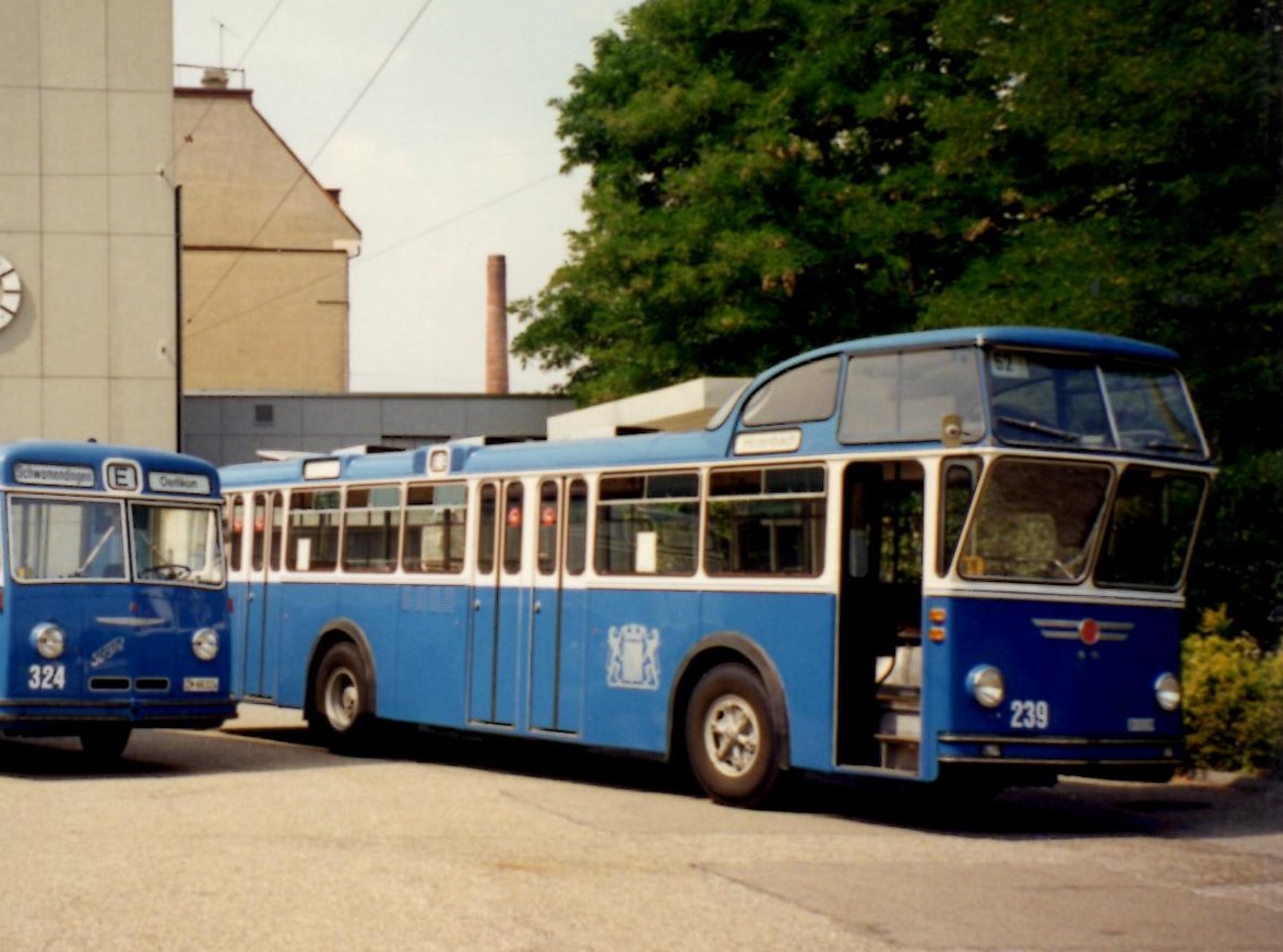 (MD460) - Aus dem Archiv: VBZ Zrich - Nr. 239/ZH 131'239 - FBW/Tscher Hochlenker (ex Kamm, Schlieren; ex VBZ Zrich Nr. 239; ex VBZ Zrich Nr. 219) im August 1997 in Zrich, Garage Hardau 