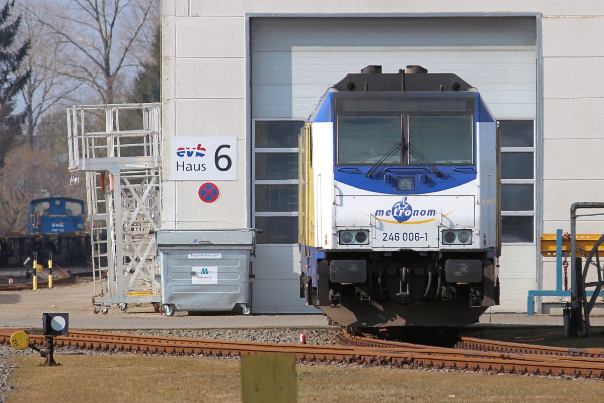 ME 246 006-1 am 12.03.2016 in Bremervörde EVB Betriebshof. Im Hintergrund steht evb 332 115!