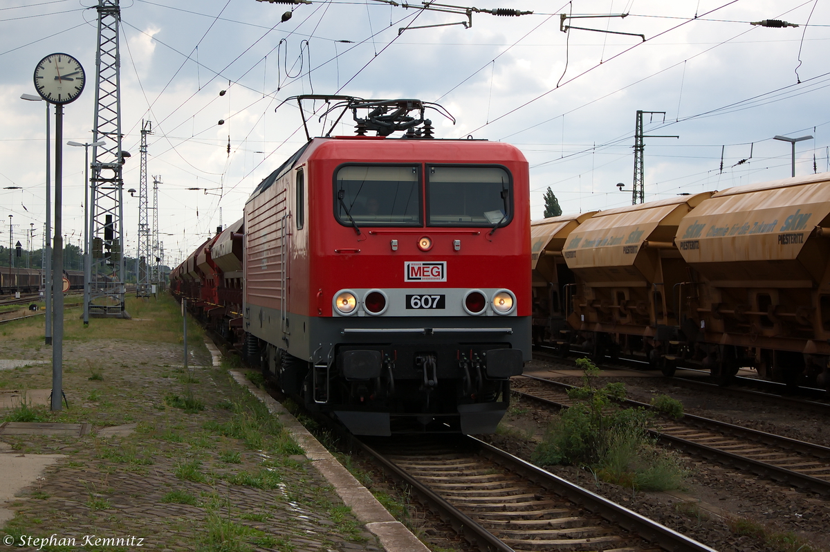 MEG 607 (143 310-1) Mitteldeutsche Eisenbahn GmbH mit einem T-Wagen Ganzzug, bei der Durchfahrt in Stendal und fuhr in Richtung Magdeburg weiter. 10.07.2014