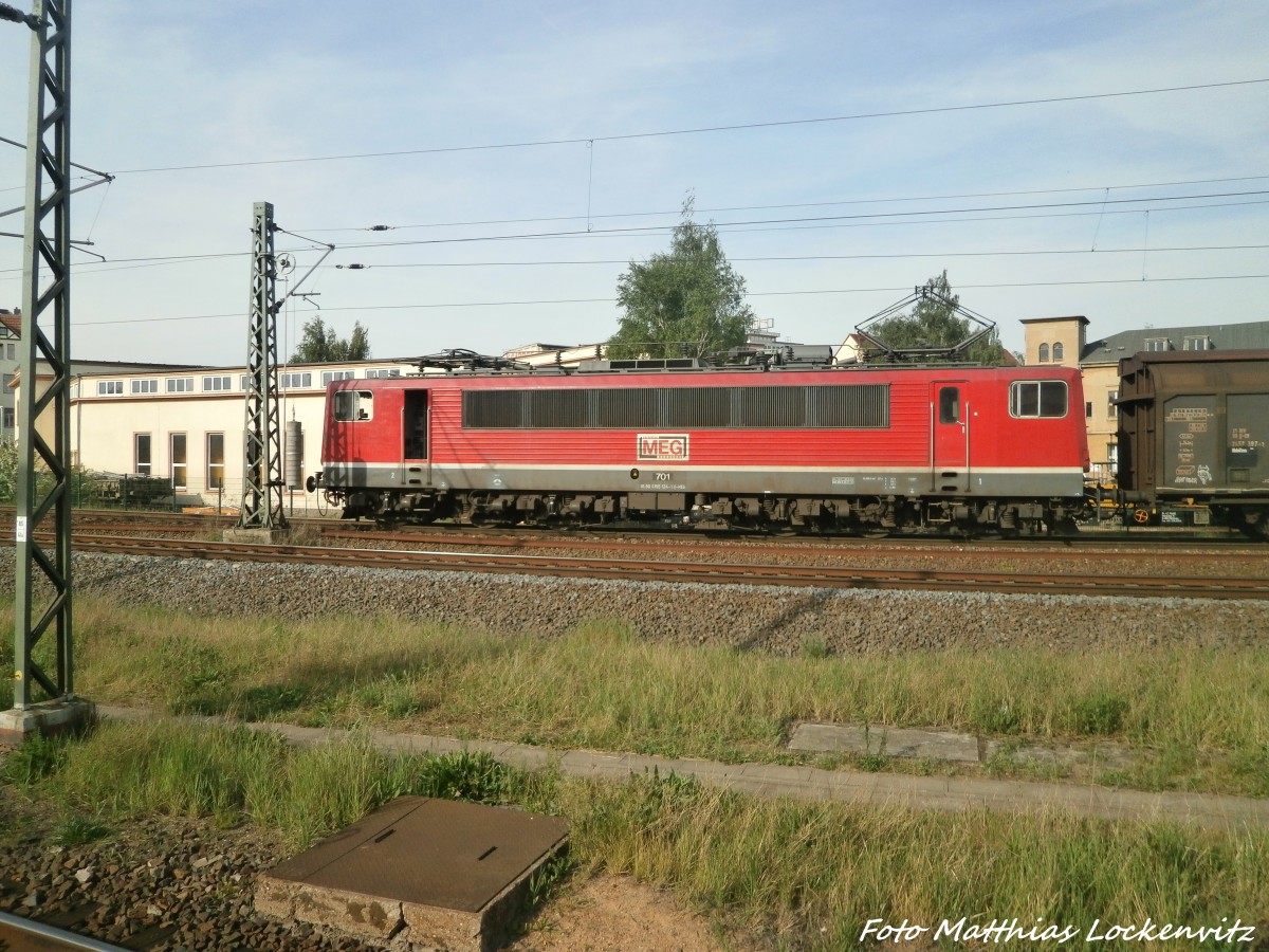 MEG 701 (155 124-1) in der Gterumfahrung am Hallenser Hbf am 11.5.15