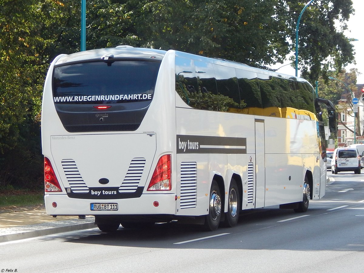 Mercedes Atomic 3 von BoyTours aus Deutschland in Neubrandenburg.