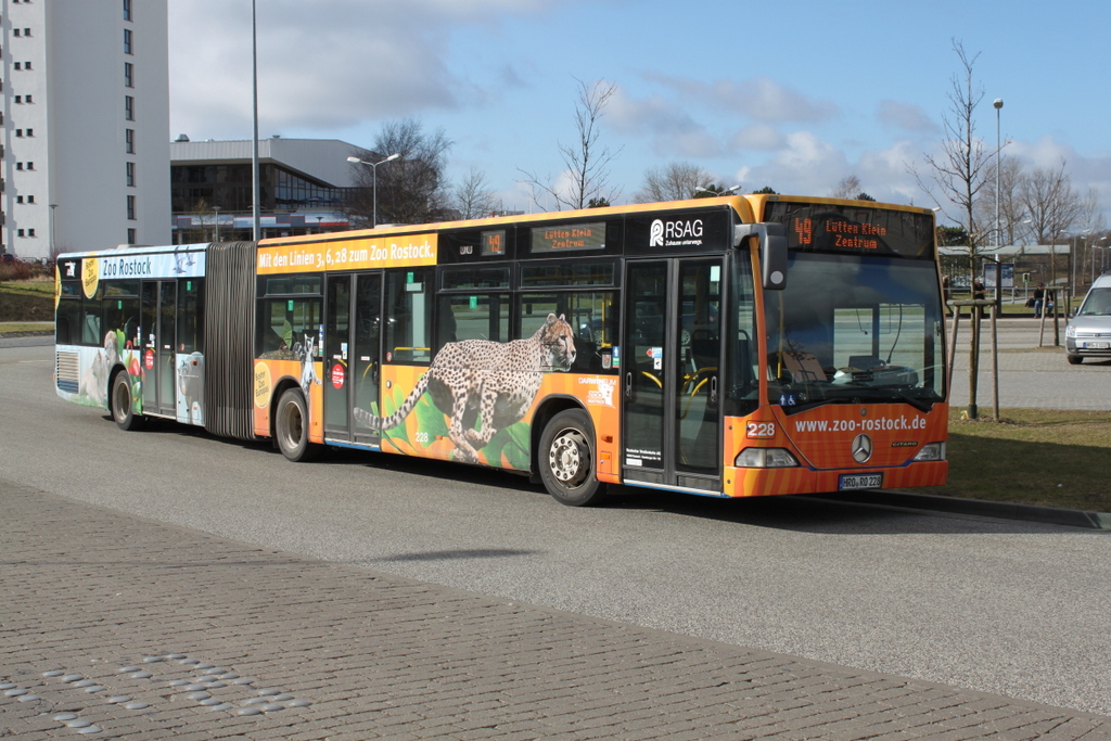 Mercedes-Benz O 530 I(Citaro)Stand am 26.02.2016 als Linie 49 von Rostock Hauptbahnhof Sd nach Rostock Ltten-Klein Zentrum in Hhe Rostock Hauptbahnhof Sd.