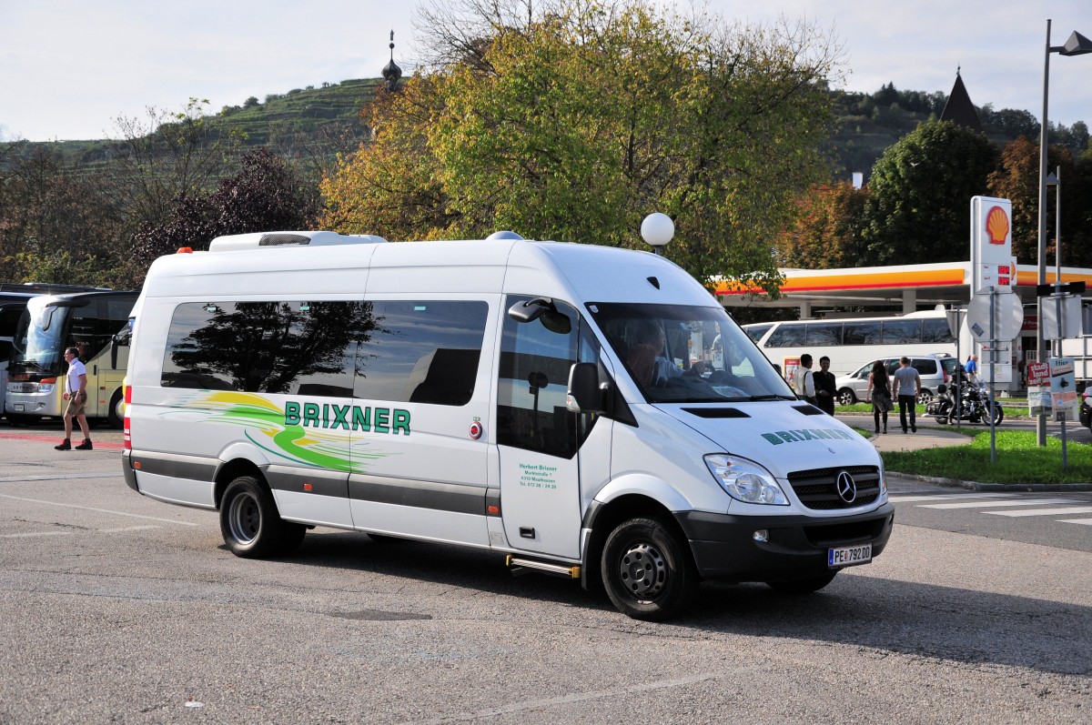 Mercedes Benz Sprinter von Brixner Reisen aus Obersterreich am 20.9.2014 in Krems.