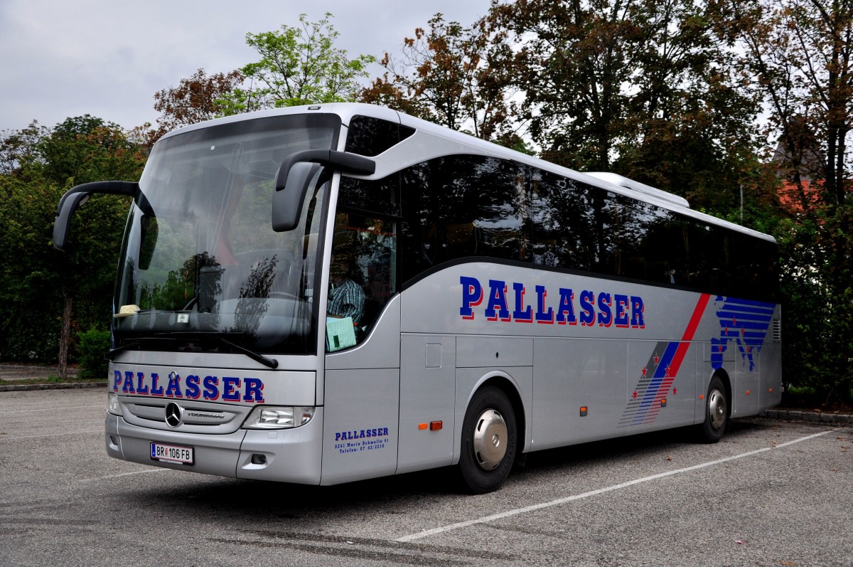 Mercedes Benz Tourismo von Pallasser Reisen aus sterreich am 1.August 2014 in Krems gesehen.