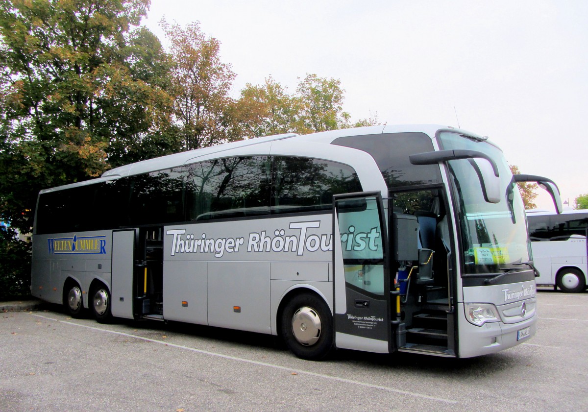 MERCEDES BENZ TRAVEGO von THRINGER RHN TOURISTIK im Augut 2013 in Krems.