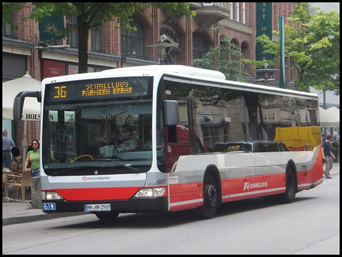 Mercedes Citaro II der Hamburger Hochbahn AG in Hamburg.