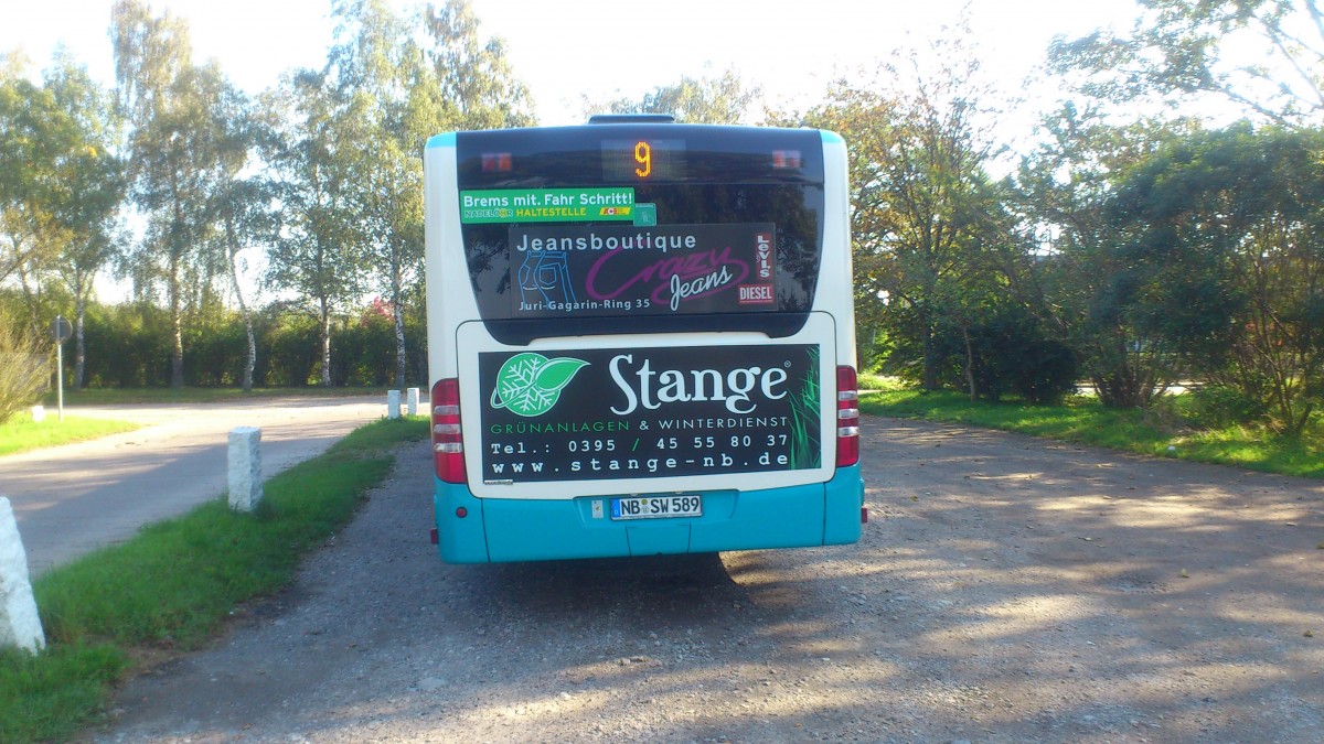 Mercedes Citaro  NB SW 589...das Heck wo zwei Werbungen zusehen sind einmal für den Jeans laden und des weiteren für eine grünflachen Firma und den dazu gehörigen Winterdienst 
....ist auch das einzigste mal das das auf ein wagen zusehen ist  